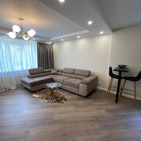 Stradinya Apartment Ventspils Exteriör bild